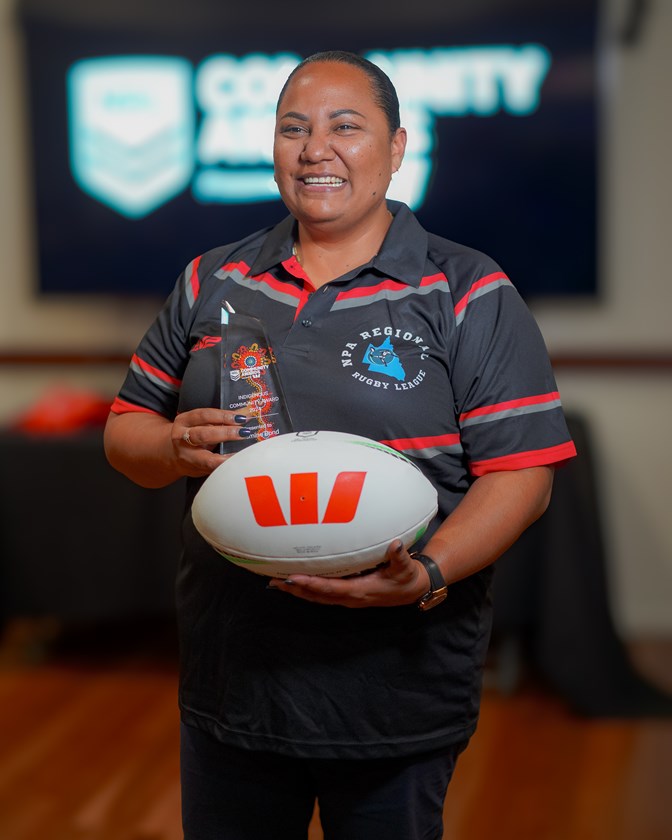 Jasmine Bond with her Indigenous Community Award.