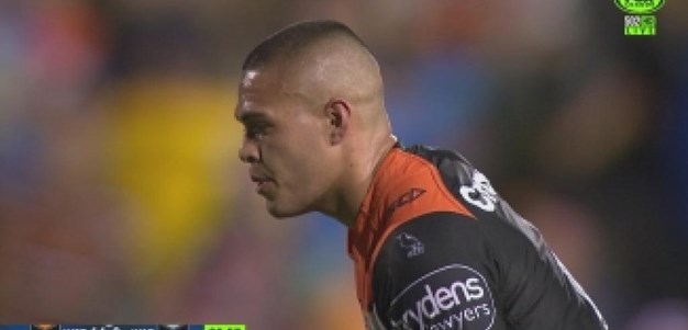 Rd 26: GOAL Tuimoala Lolohea (35th min)