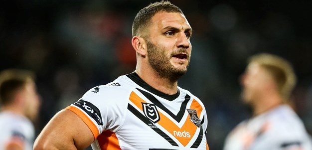 Sharks to target Farah, but not his knee