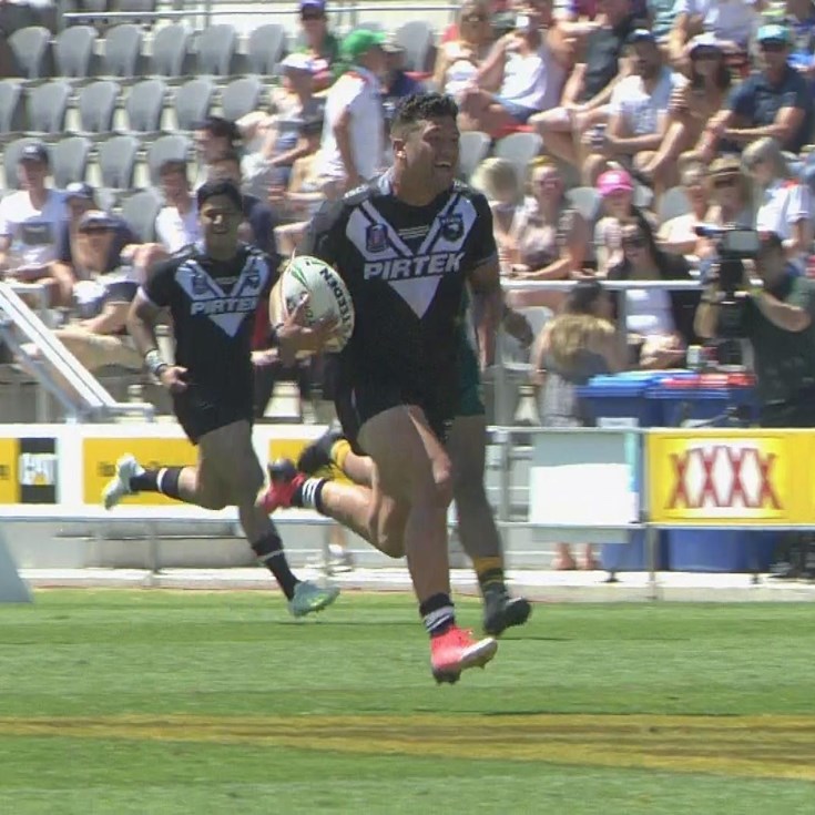 Junior Kiwis score from the kick off