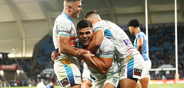 David Fifita with a try you need to see to believe