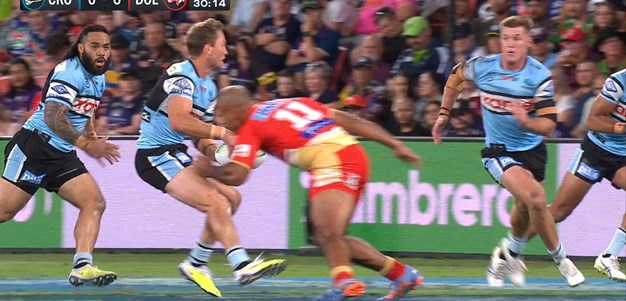 Kaufusi crushes Moylan