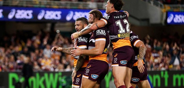 Adam Reynolds gets the Gabba up