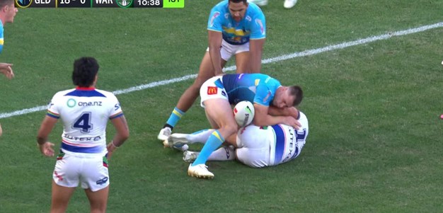 Foran crunches Dylan Walker