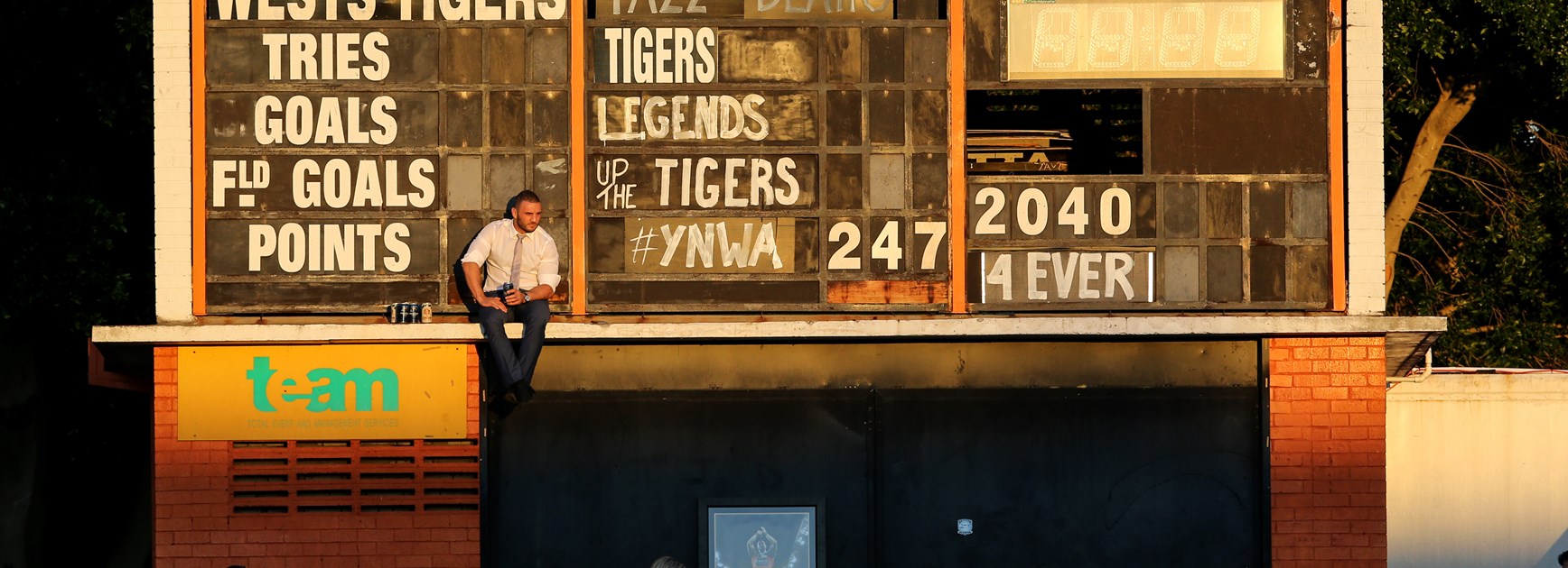 Robbie Farah after his final game at the Wests Tigers.