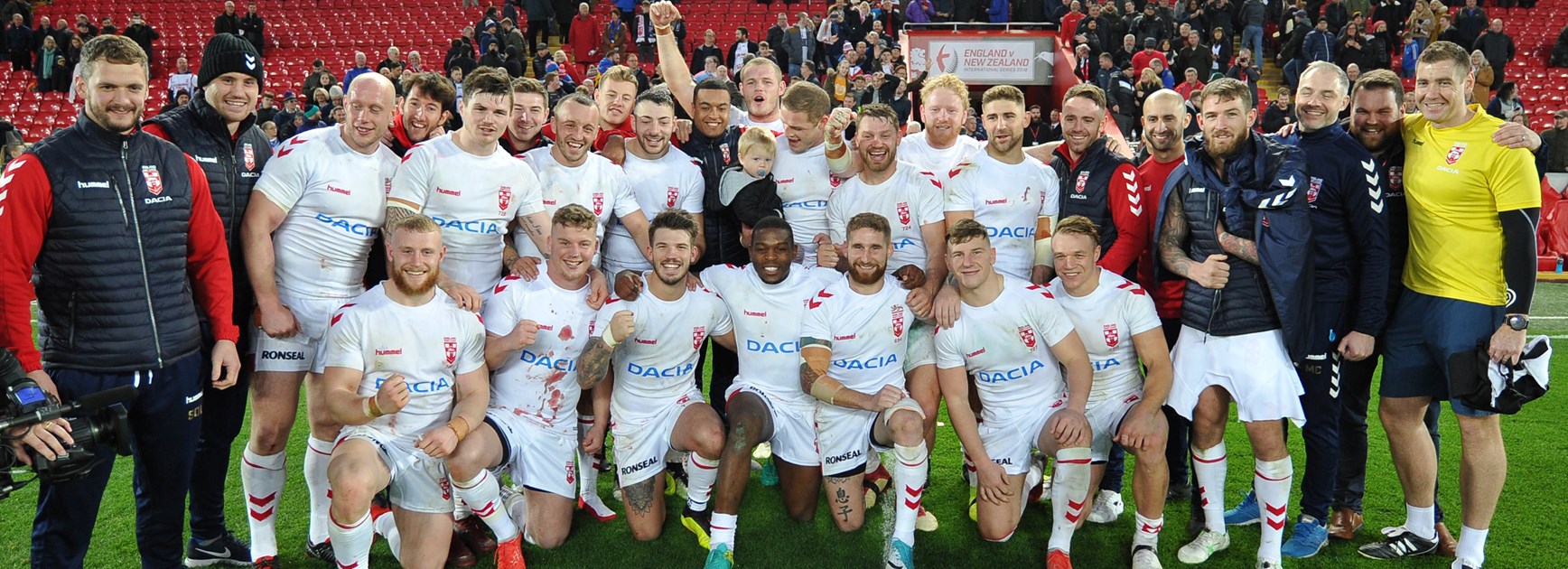 The triumphant England team.