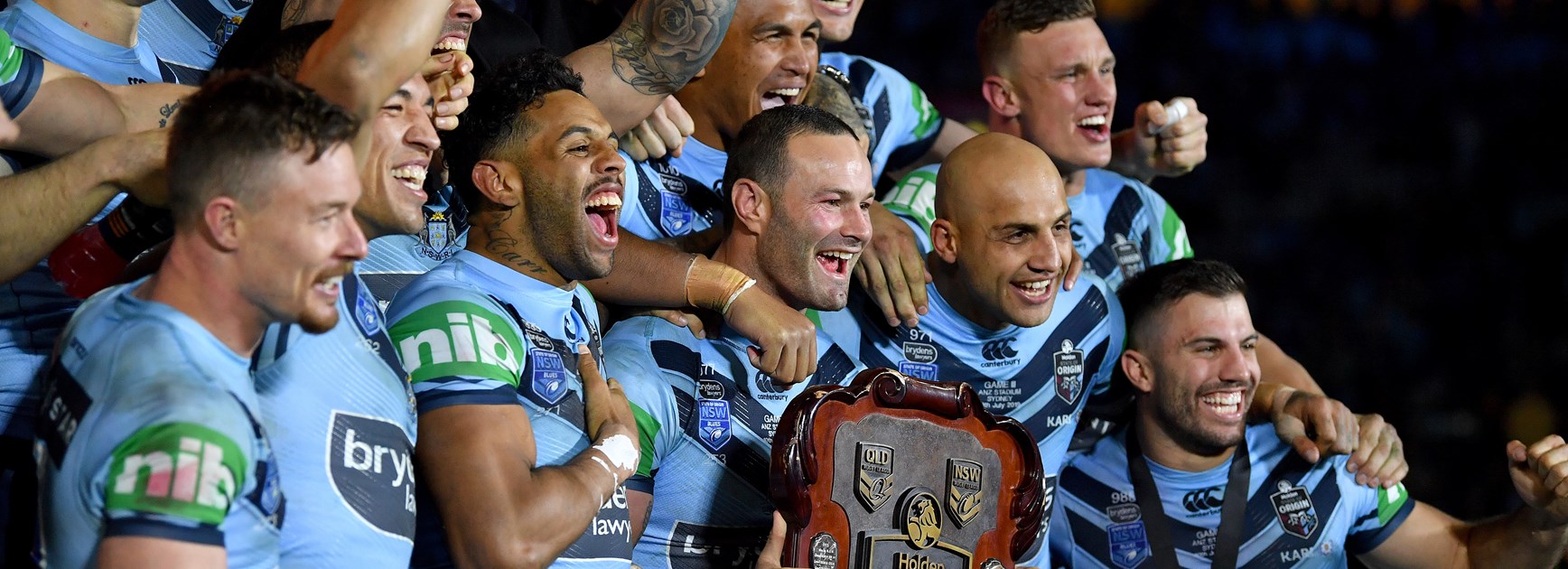 NSW celebrate their Origin III win.