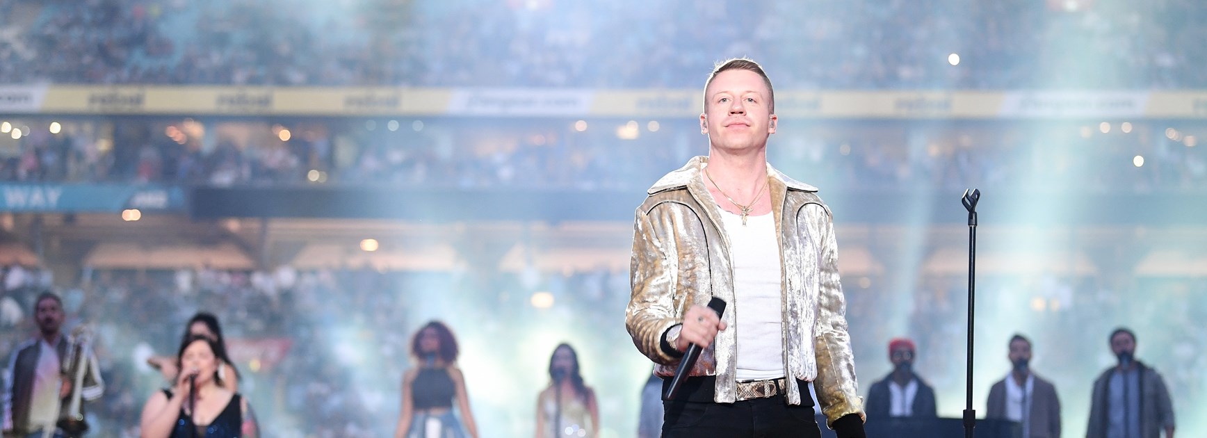 Macklemore at the 2017 grand final.