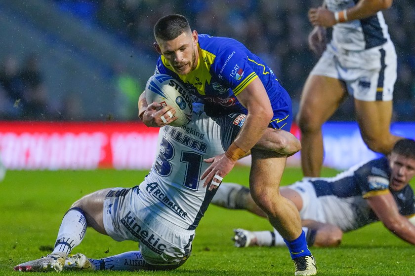 Warrington forward Danny Walker has turned down NRL approaches to remain with the English club.